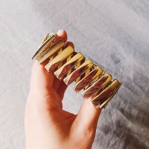 Vintage Retro 1980s 70s Gold Stacked Stretch Bangle Cuff Bracelet Statement